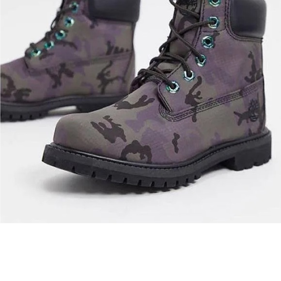 New Timberland 6" Iridescent Premium
Waterproof Black Camouflage Boots Size 6 - Picture 4 of 8